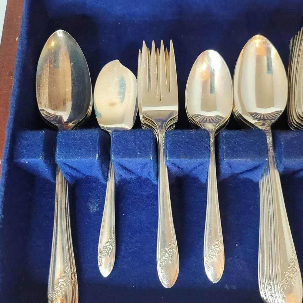 Vtg 1940s Silverware Set QUEEN BESS Tudor Plate ONEIDA‎ Flatware 51 Pieces AS IS